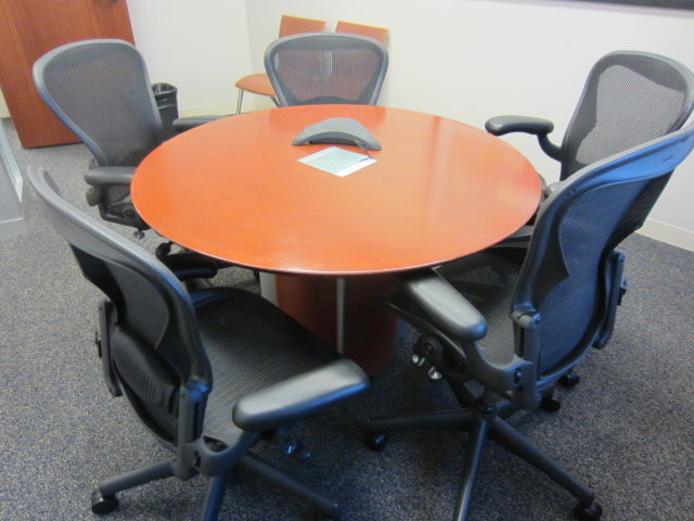 T6052C - 48" Krug Round Table