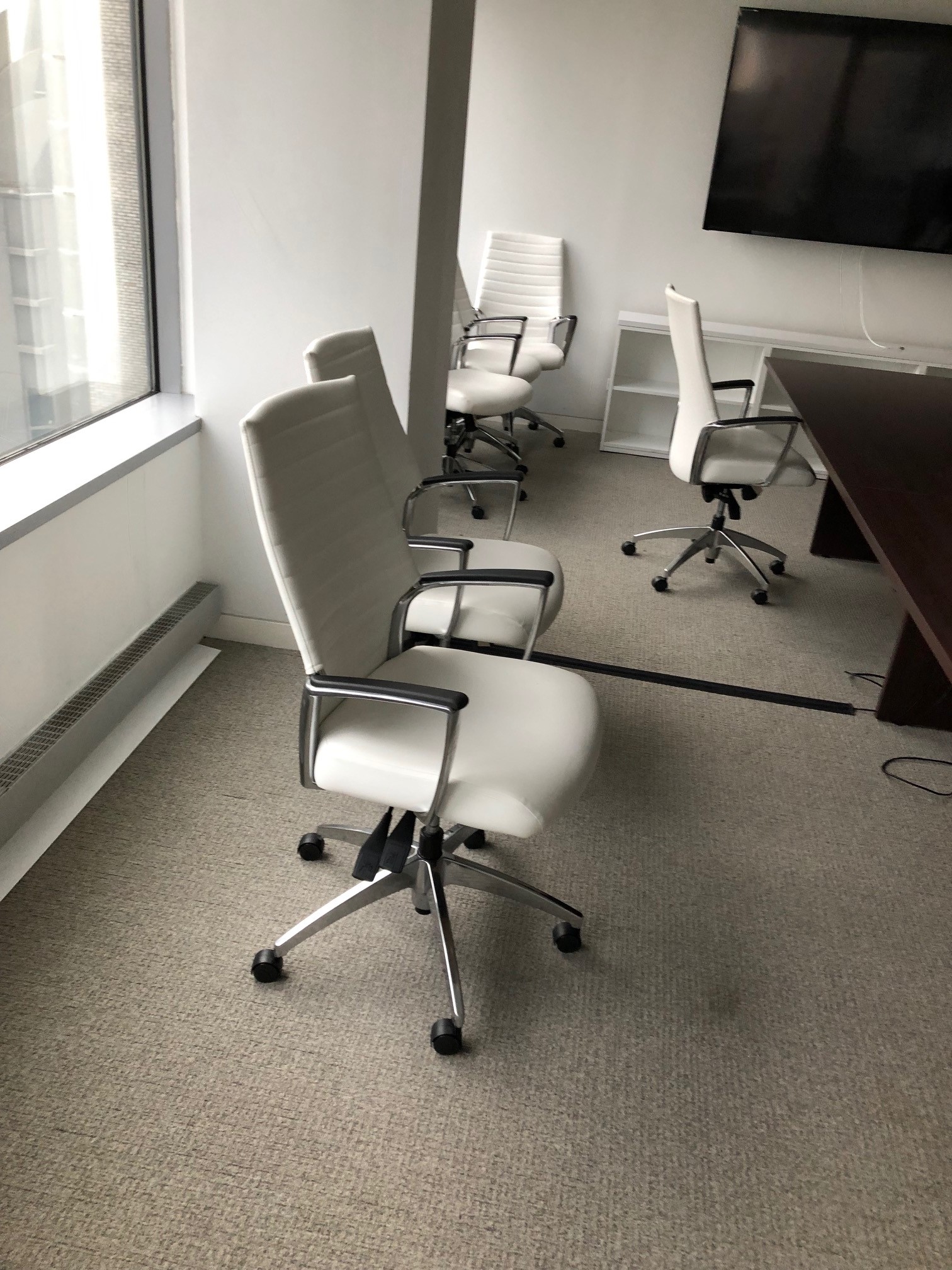 C61424 - White Global Seating