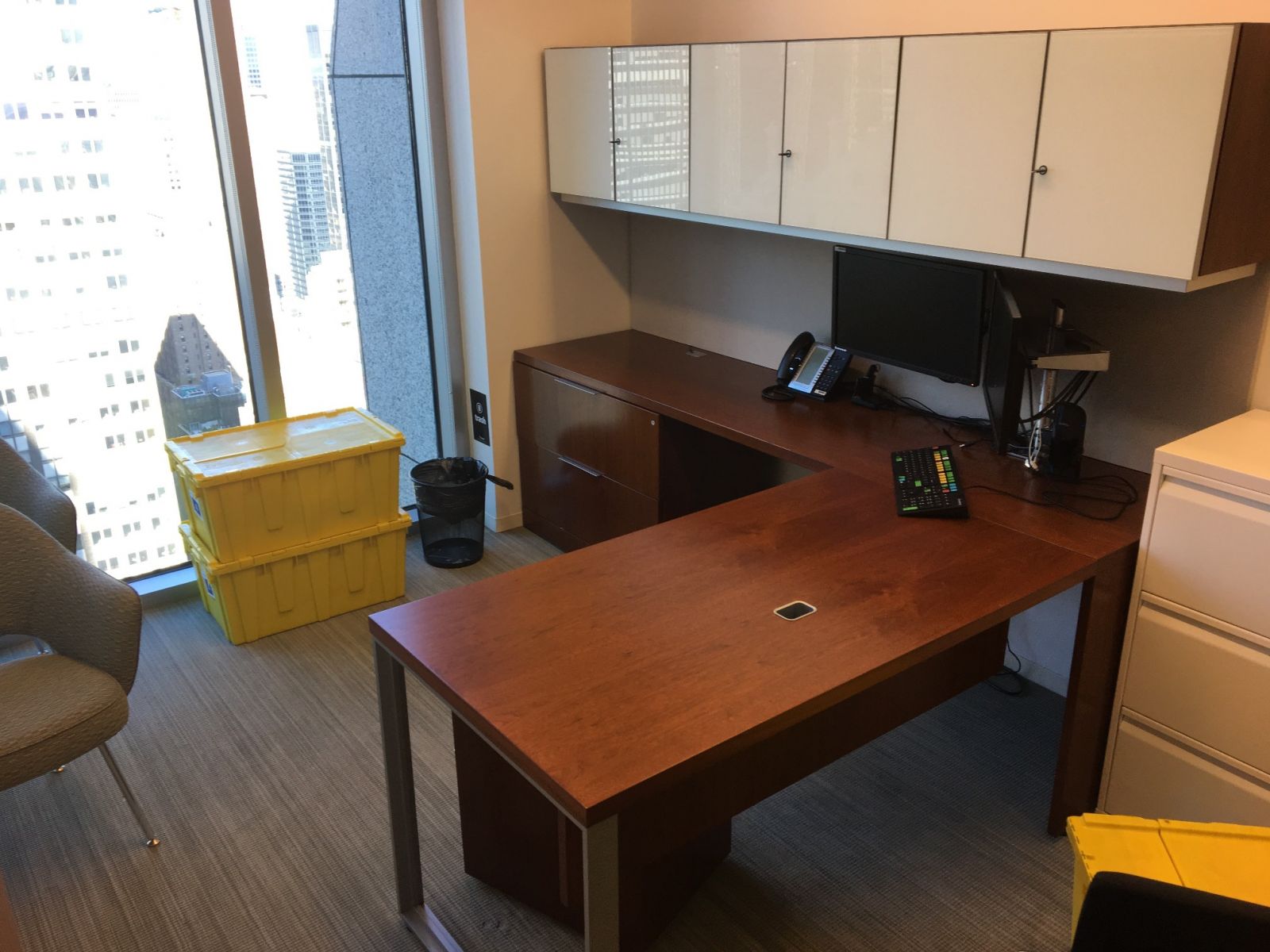D12063C - Knoll Executive Desk Sets
