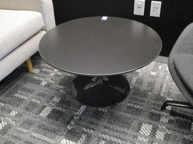 T12371 - 38" Round Table