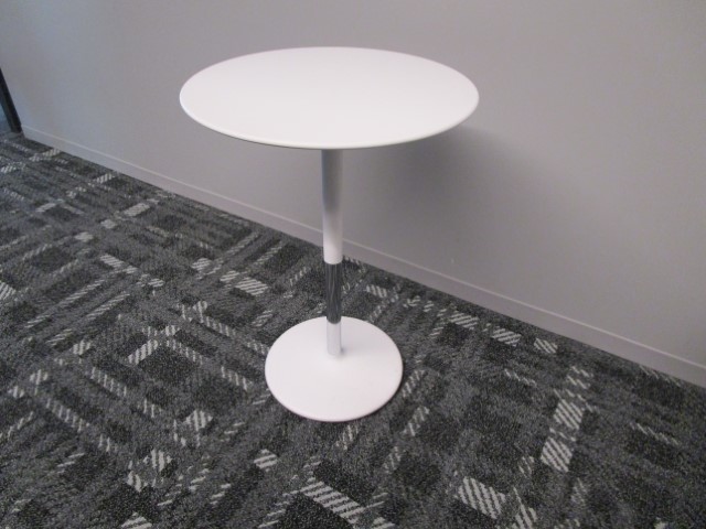T12369 - Pneumatic Round Tables