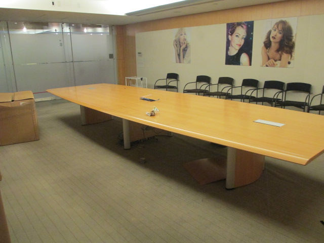 T6006 - 18' Neinkamper Conference Table