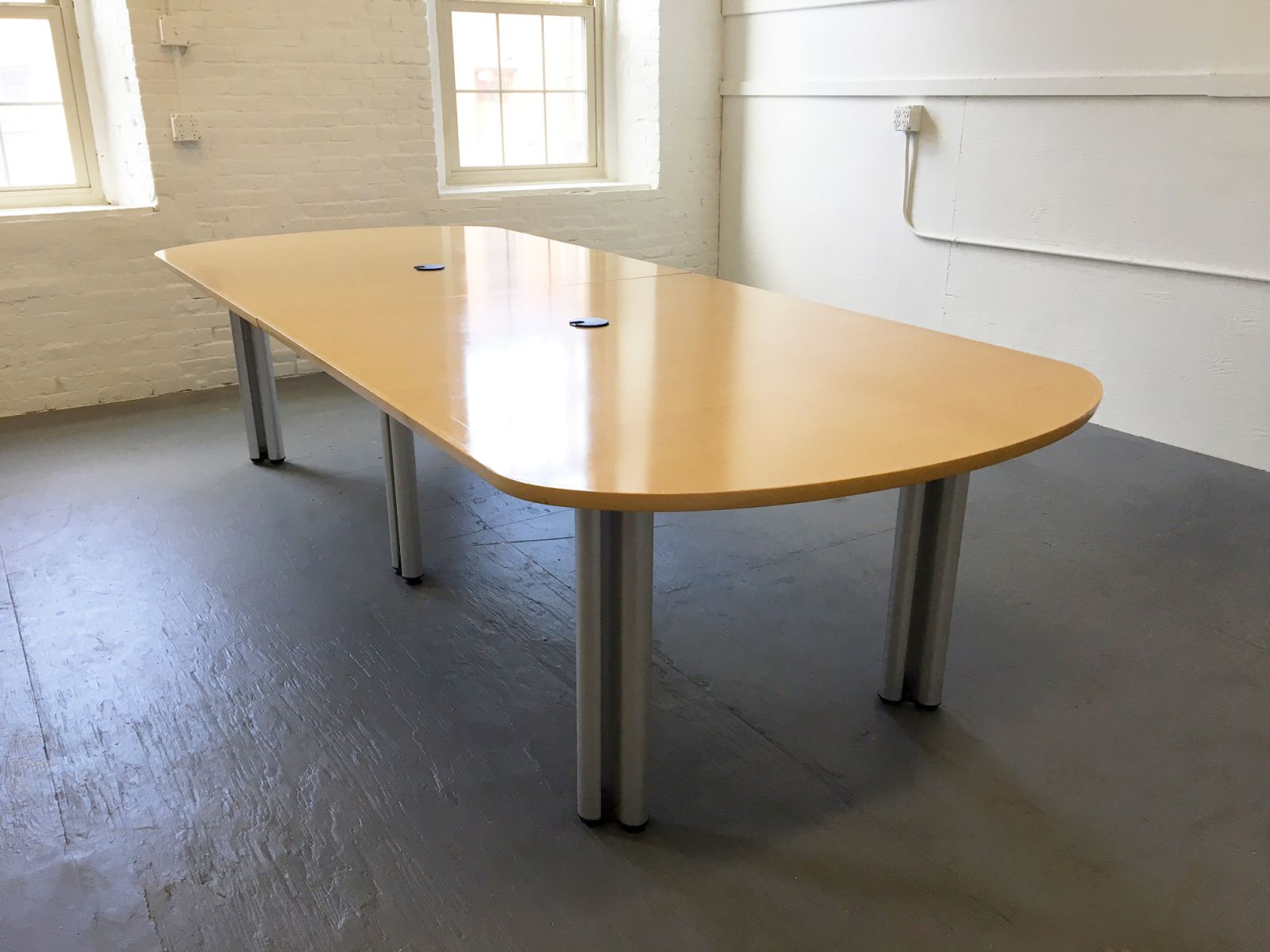 T6099 - Knoll Meeting Table