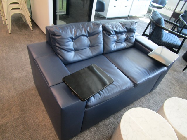 R6552 - Loveseat with Tablet arms