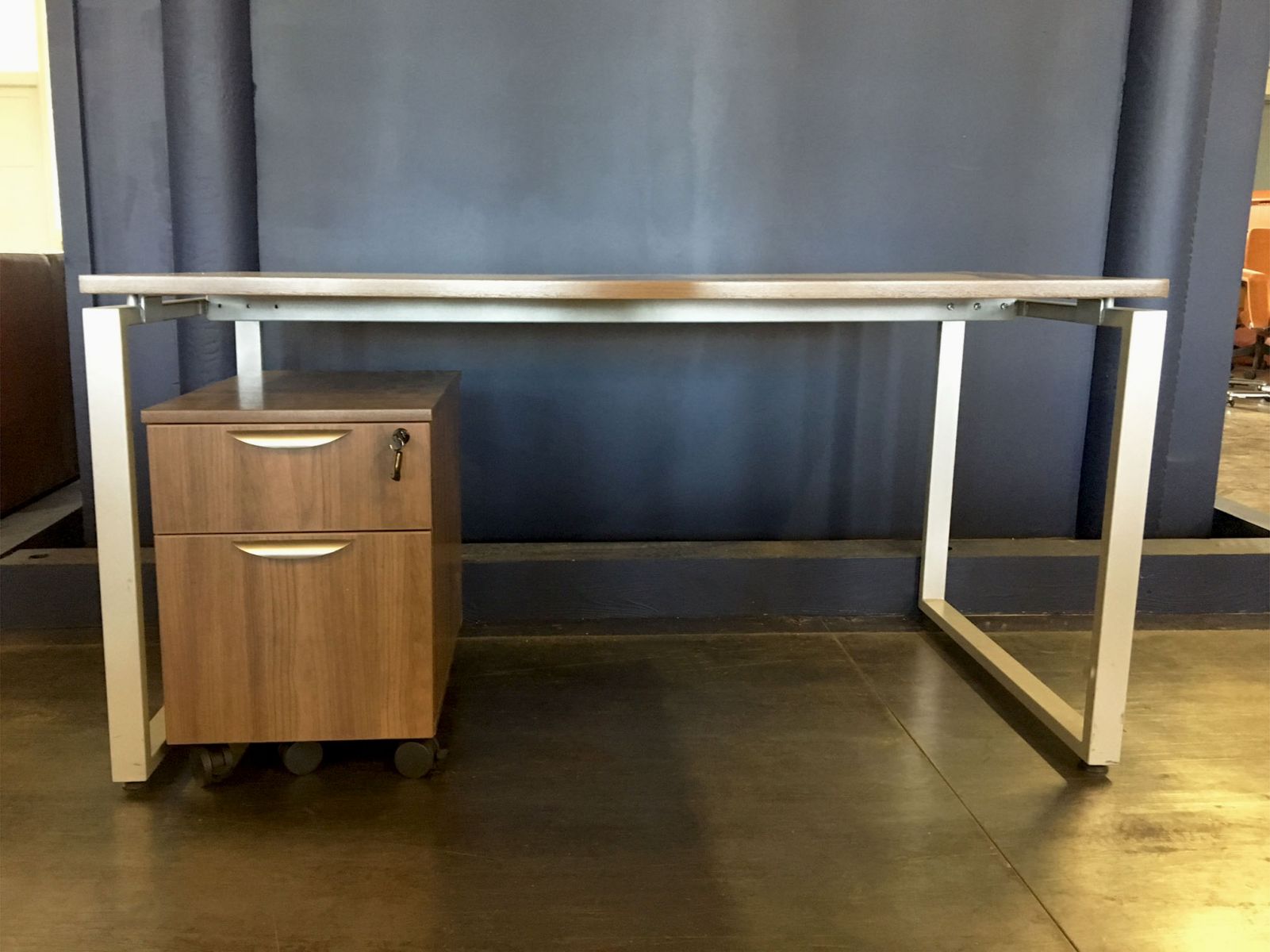 D12006C - Benching Desk with Mobile Pedestal - Mocha