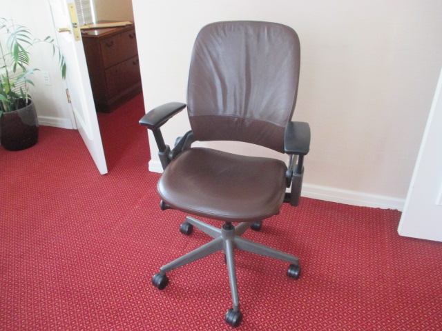 C61250C - Leather Steelcase Leap Chairs