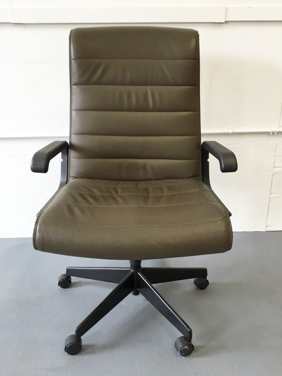 C61158J - Executive Task Chair by Richard Sapper for Knoll - Olive