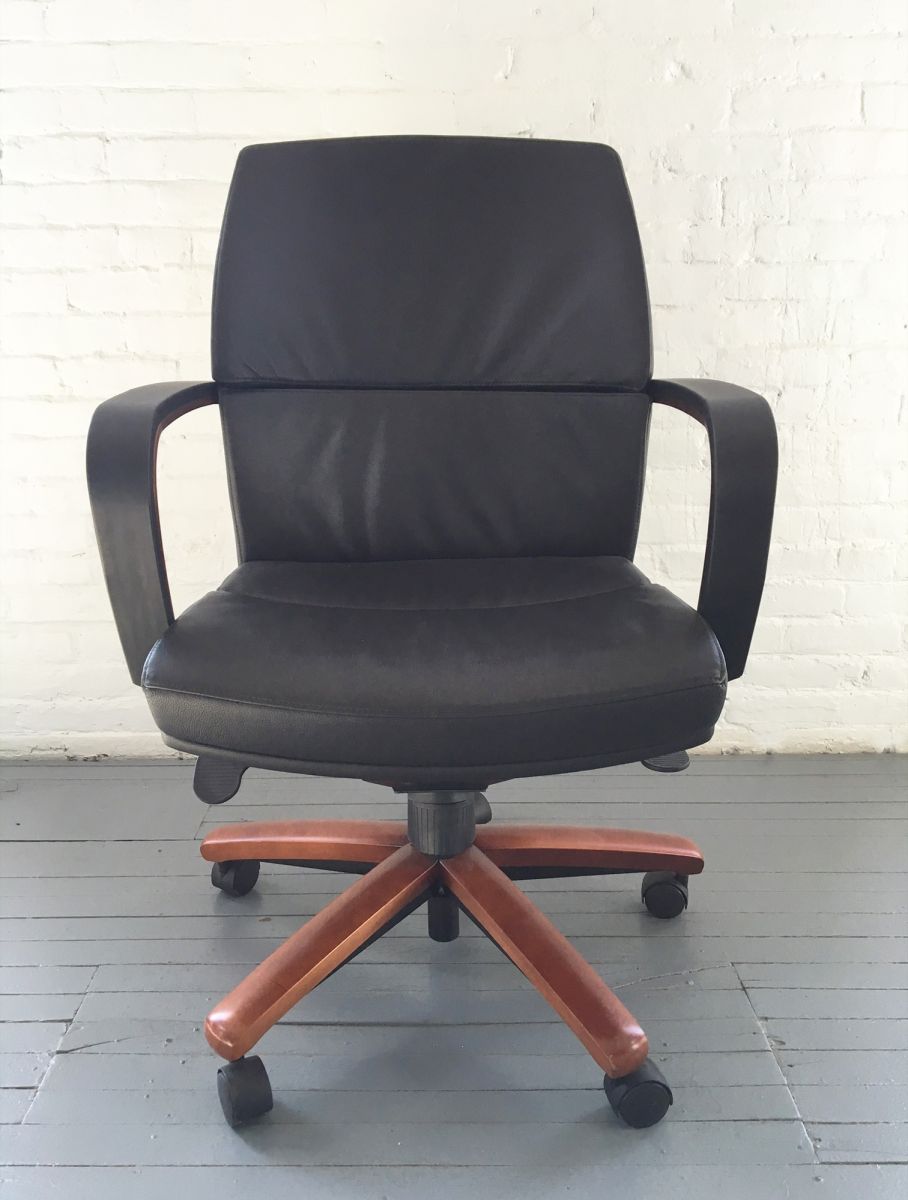 C61182C - Wood/Vinyl Executive Task Chair