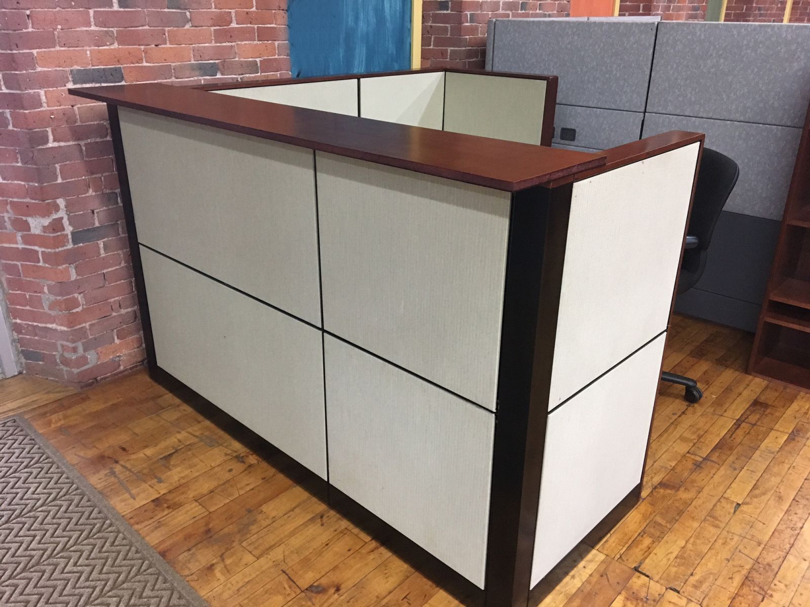 R6100C - 72" W x 77" D Refurbished Steelcase Reception Desk