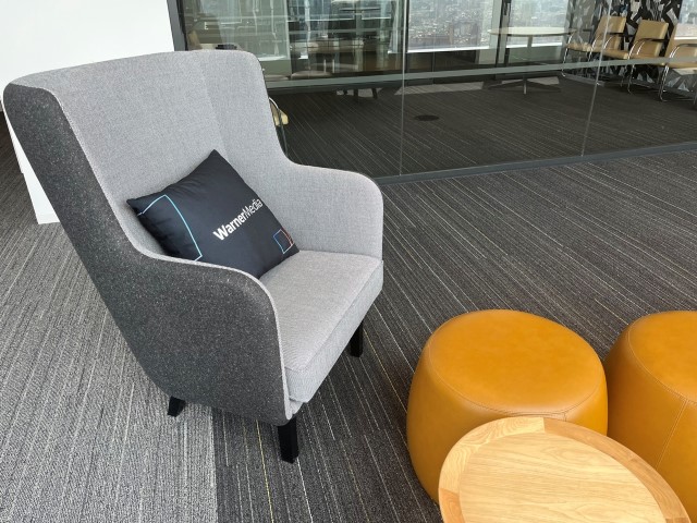 R6477 - Knoll Lounge Chairs