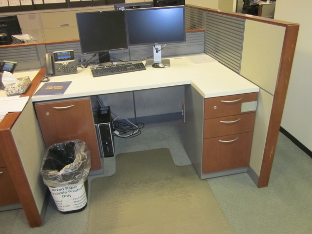 W6095A - Steelcase Montage Workstations