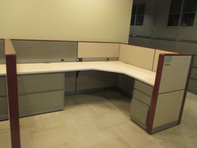 W6075 - Steelcase Montage Workstations