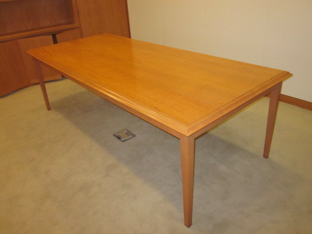 D12017 - Table Desk