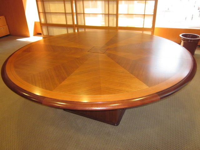 T9557C - Round Meeting Table
