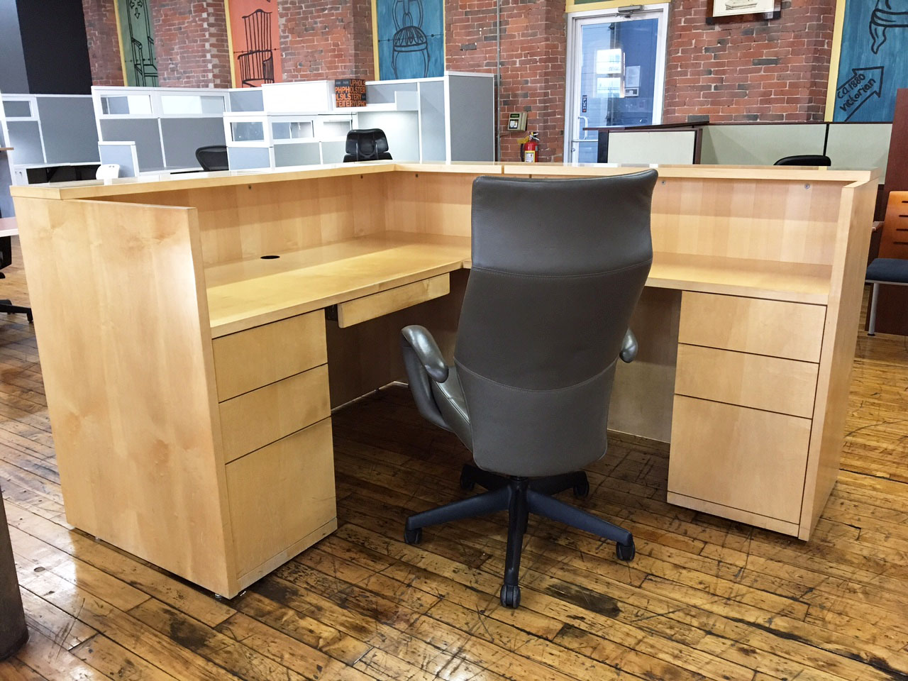R6103C - Maple Veneer Reception Station