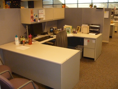 W2824 - Steelcase Managers Cubicles