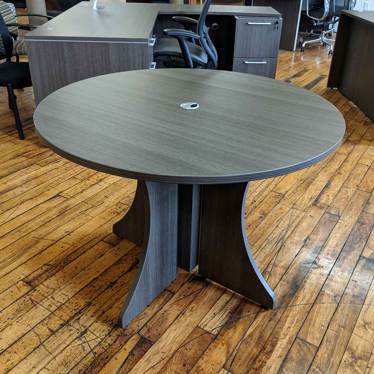 NT12085 - SKYLINE  - Round Table Deluxe