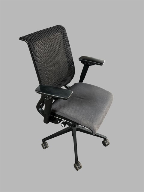 C61934 - Steelcase Think Chairs
