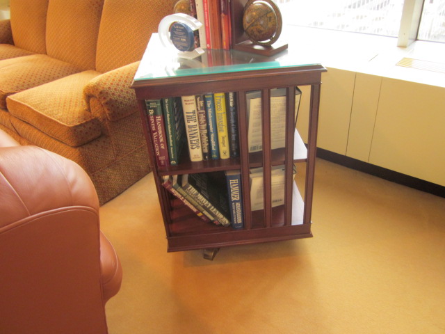 R6066 - Traditional End Table