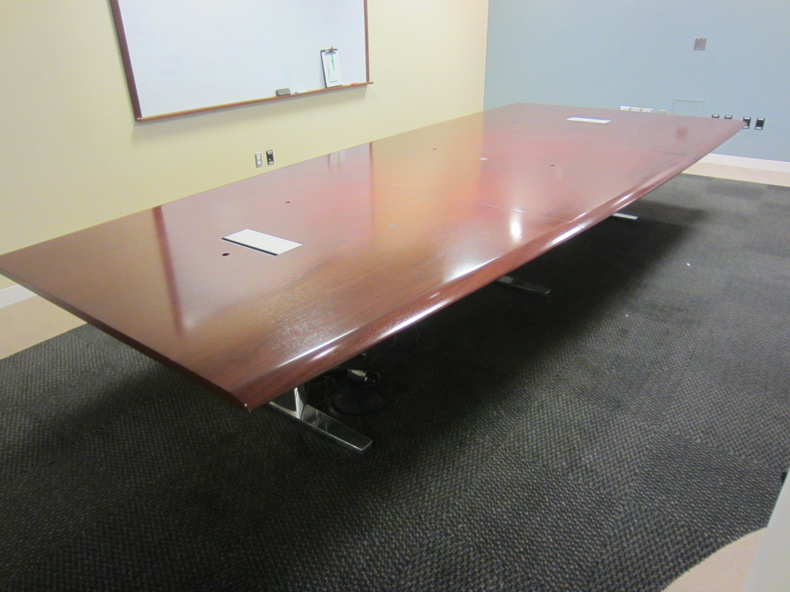 T9564C - Neinkamper Meeting Table