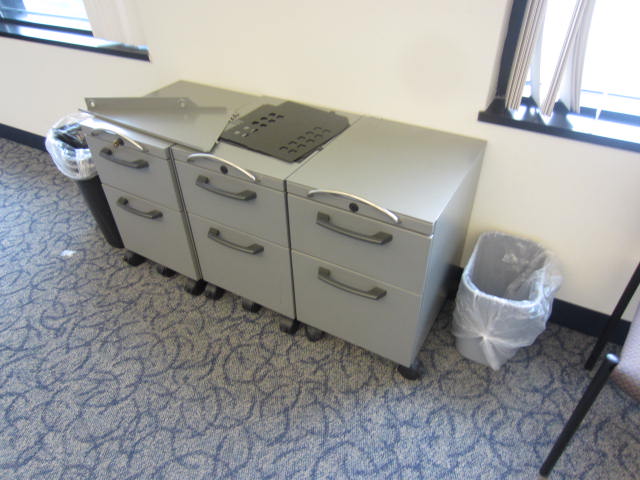 F6096 - Knoll Mobile Pedestals