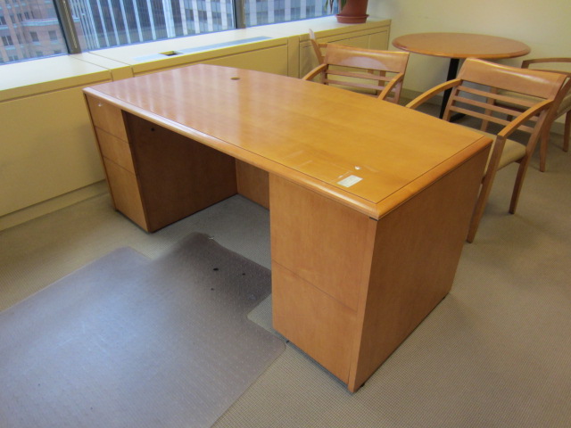 D6051C - Paoli Desk Sets
