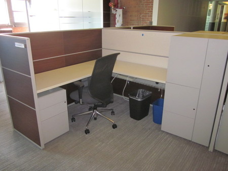 W3287 - Unifor Cherry Veneer Cubicles