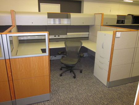 W3425 - Knoll Reff Workstations