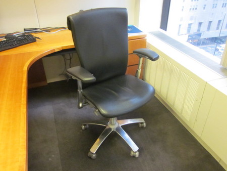 C3799C - Knoll Leather Life Chairs