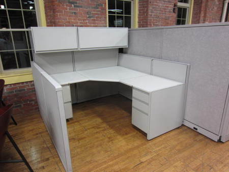 B3314 - Steelcase 9000 Workstations