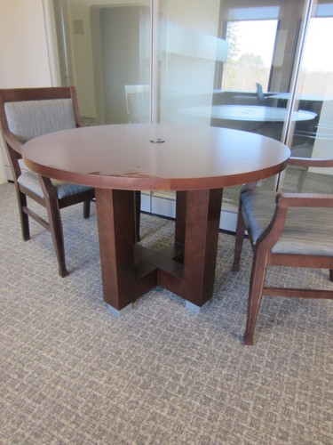 T3786C - Steelcase 42" Round Tables