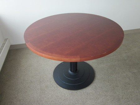 T3950 - Steelcase Round Tables