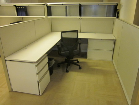 W3865 - Knoll Workstations 7 x 8