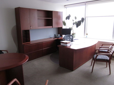 Tella Desk Set - Conklin Office Furniture