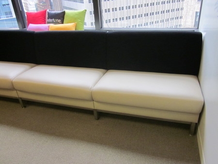 R3627 - Leather Bench