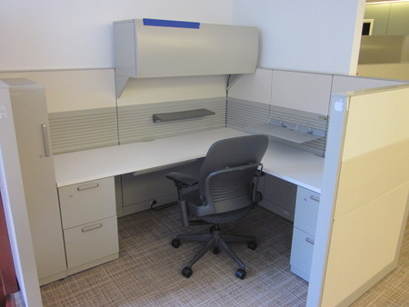 W3884 - Steelcase Answer Workstations