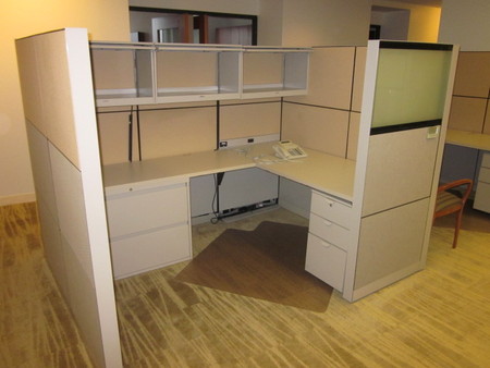 W3437A - Steelcase Montage Workstations