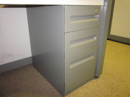 F3948A - Steelcase 200 Series Pedestals