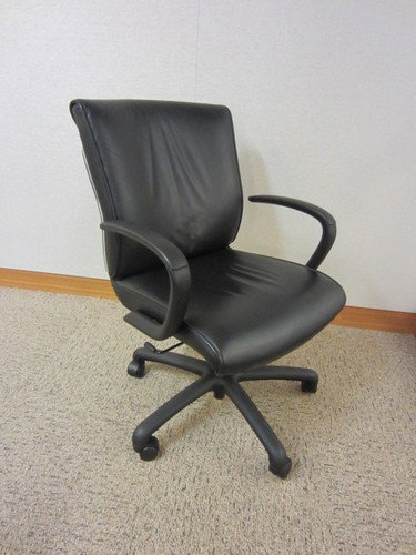 C3713 - Paoli Conference Chairs