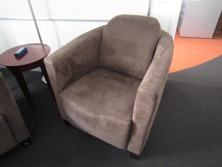 R2964 - Actonia Club Chairs
