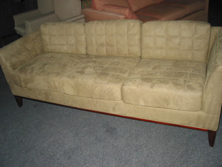 R3399 - Bernhardt Sofa
