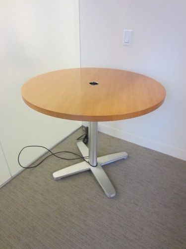 T3851C - Bernhardt Round Table