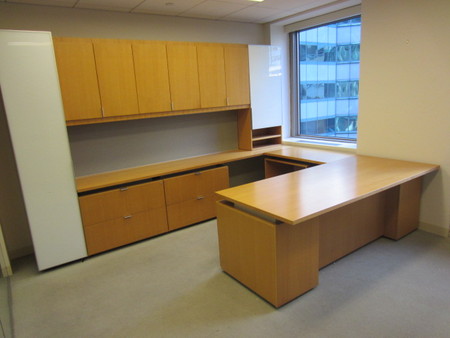 D3890C - Bernhardt Executive Desk Set