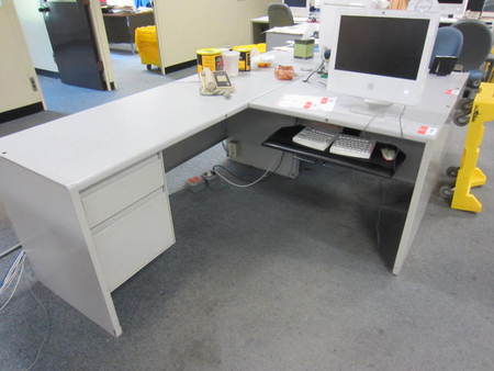 D3136 - Steelcase 9000 Unit Assemblies