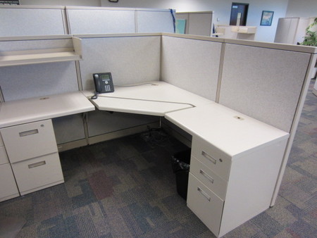 W3380 - Steelcase Avenir 6' x 6' Workstations