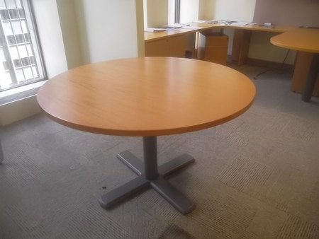 T3534 - 48" Maple Round Table