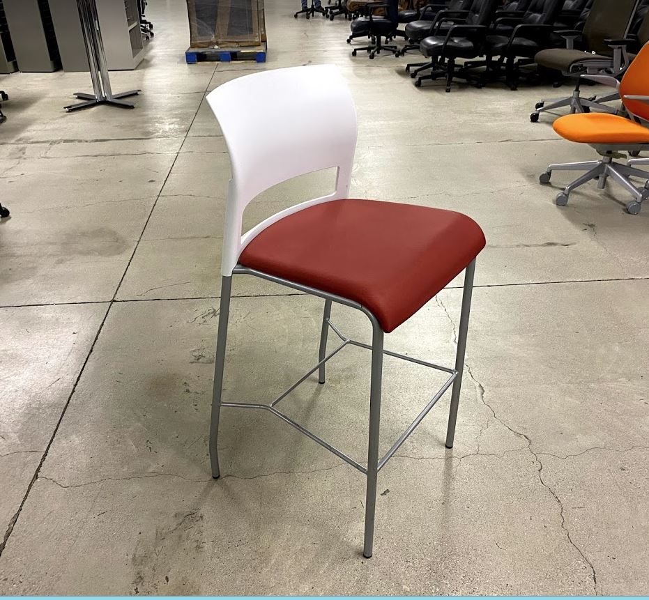 CD6041 - Steelcase Stools