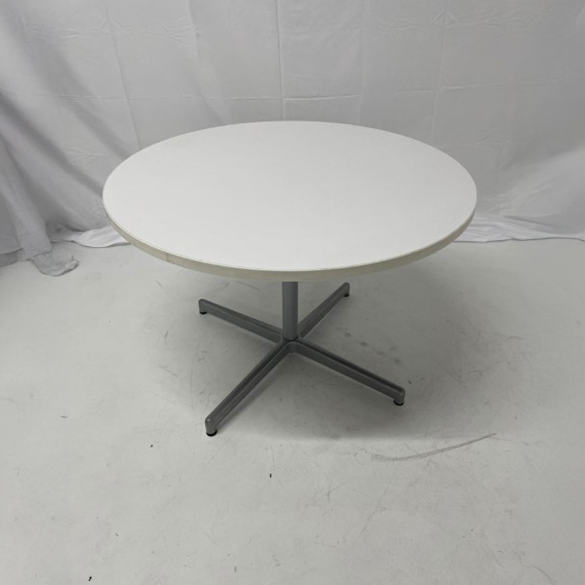 T12340 - 42" Round Tables