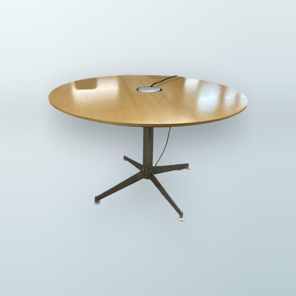 T12423 - 48" Maple Round Table