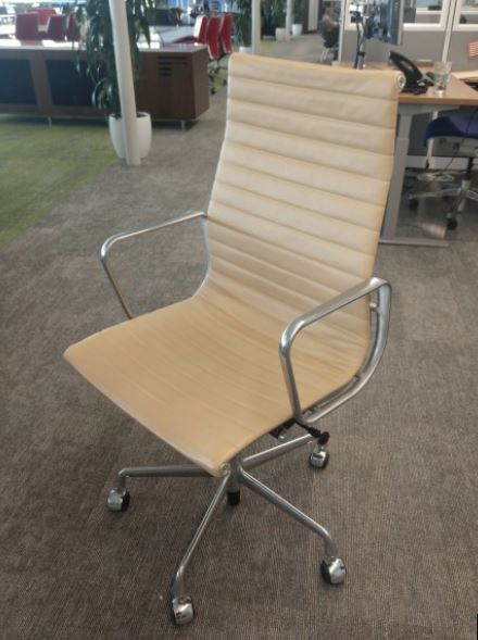 C61496 - Herman Miller Eames Chairs